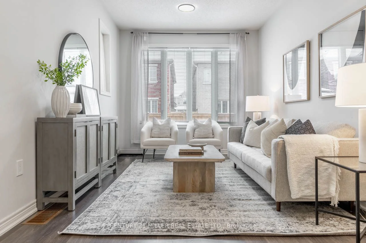 Att/Row/Townhouse in Milton