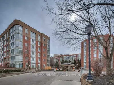 Condo Apartment in Toronto