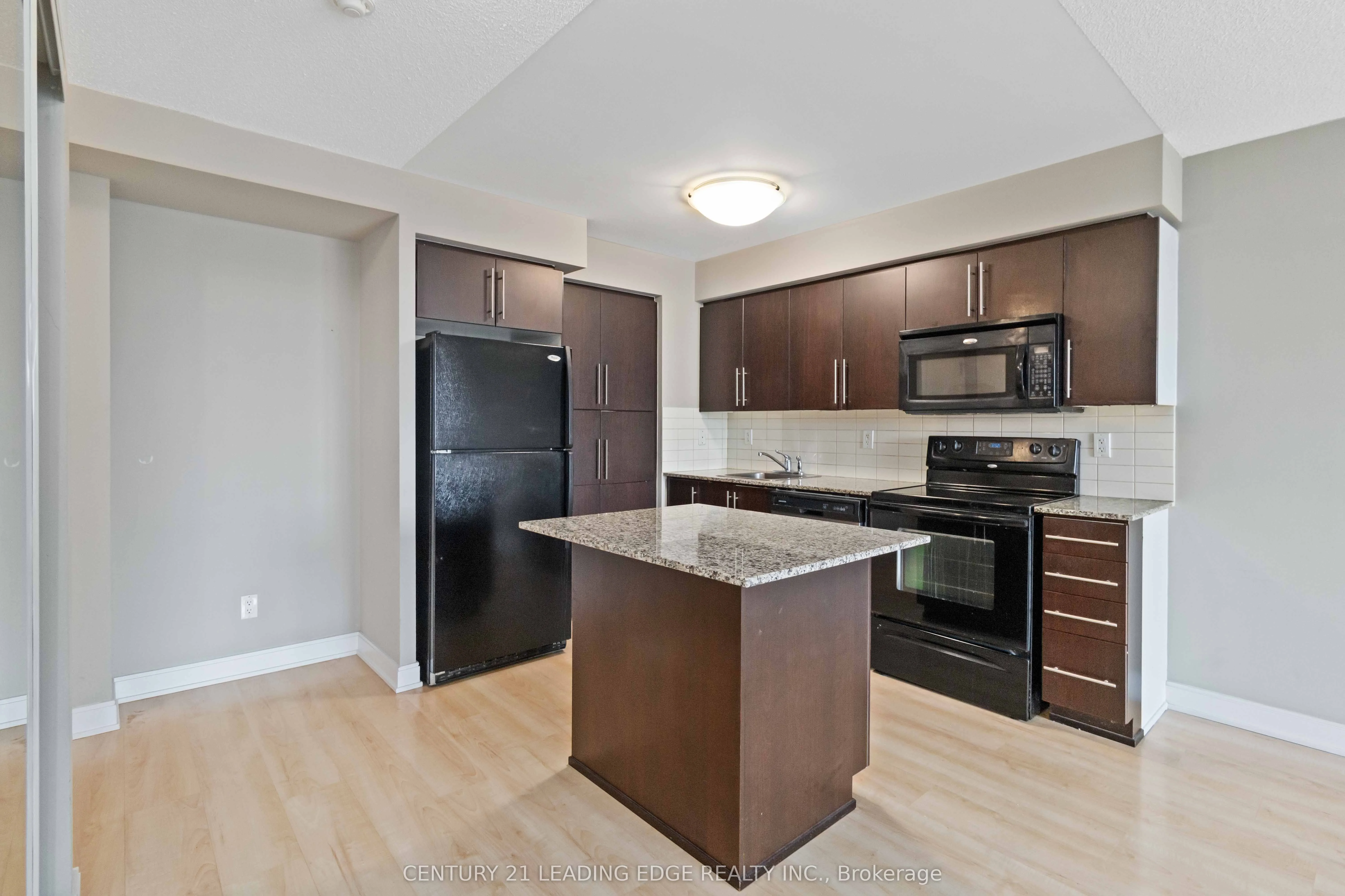 330 BURNHAMTHORPE Road W 806, Mississauga, ON L5B 0E1