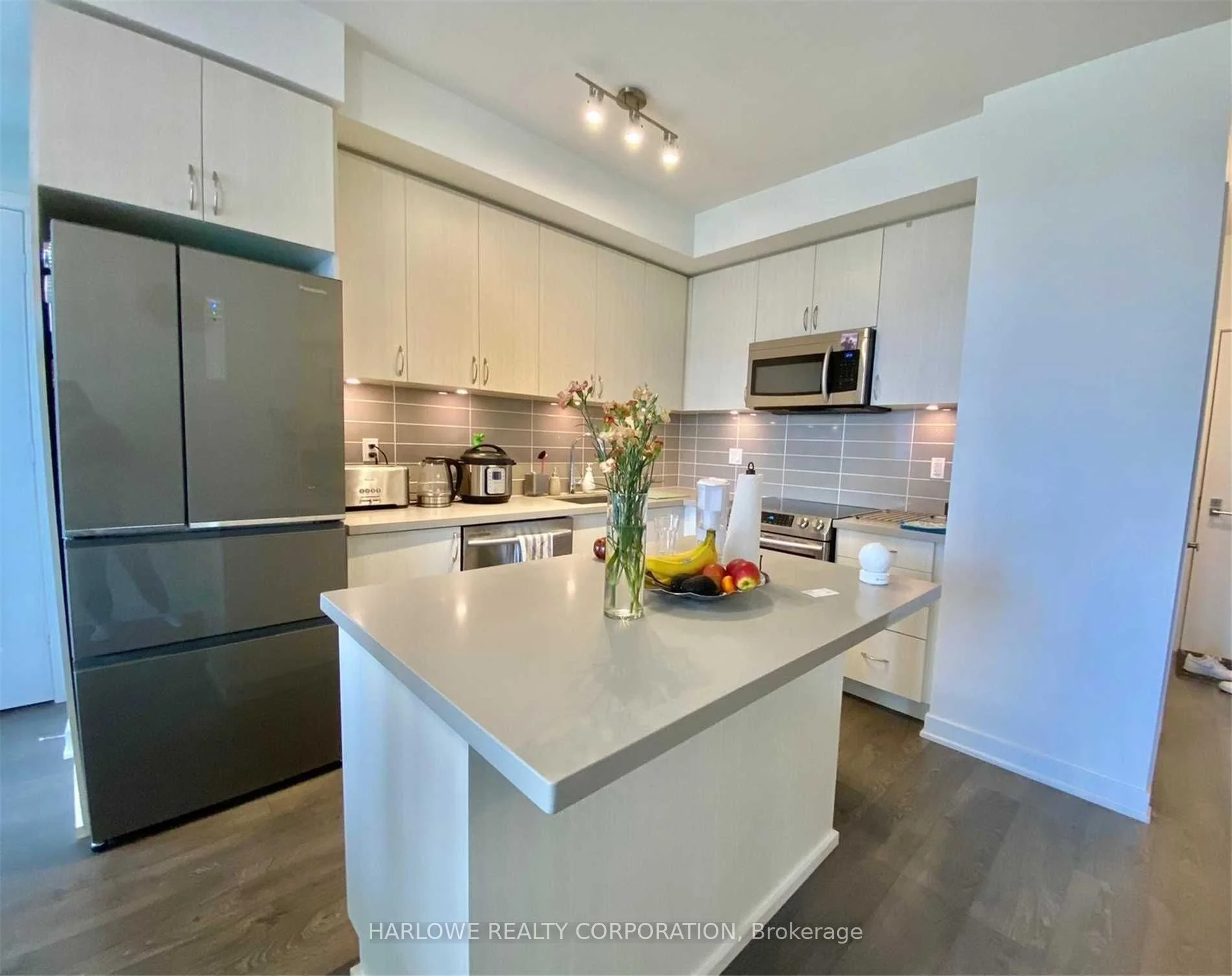4677 Glen Erin Drive 606, Mississauga, On L5m 2e3