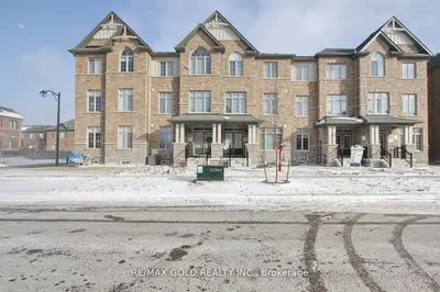 Att/Row/Townhouse in Caledon