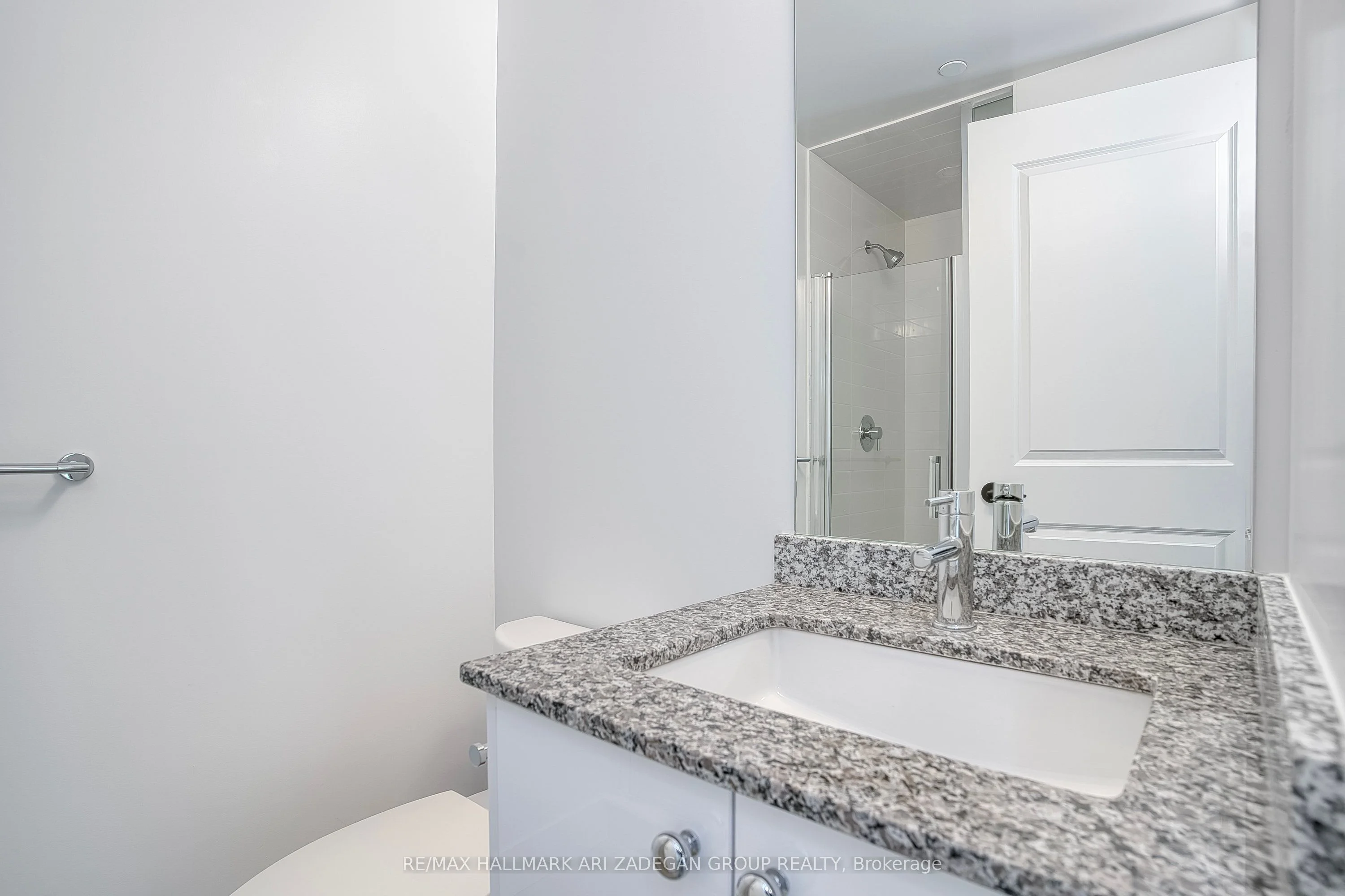 2333 Khalsa Gate 606, Oakville, ON L6M 4J2