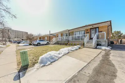 Semi-Detached in Mississauga
