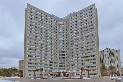 3695 Kaneff Crescent Sph09, Mississauga, On L5a 4b6