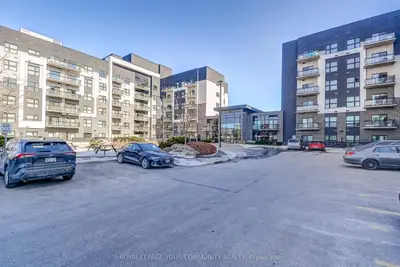 Common Element Condo in Oakville