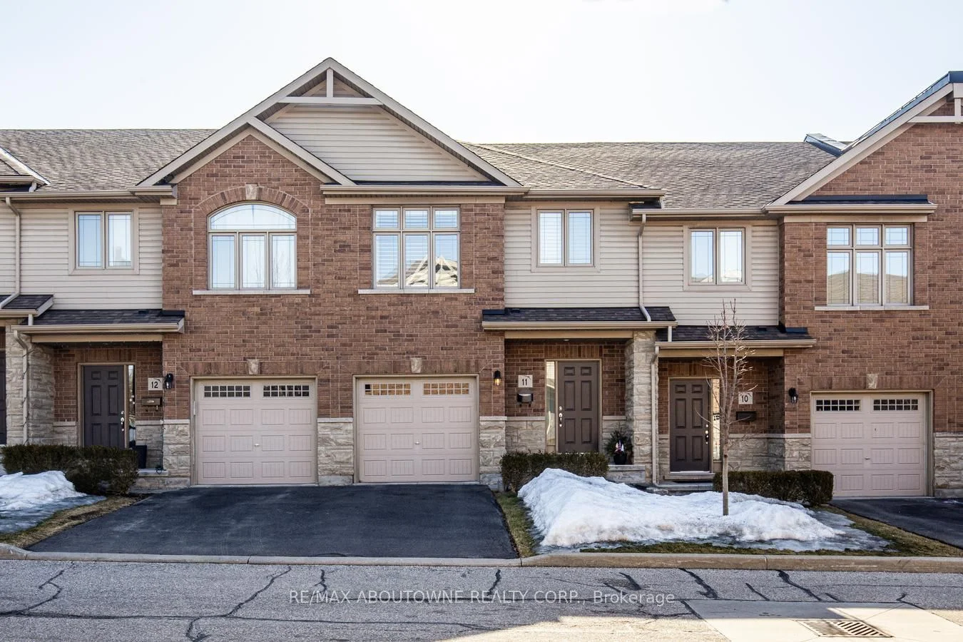 Condo Townhouse in Burlington