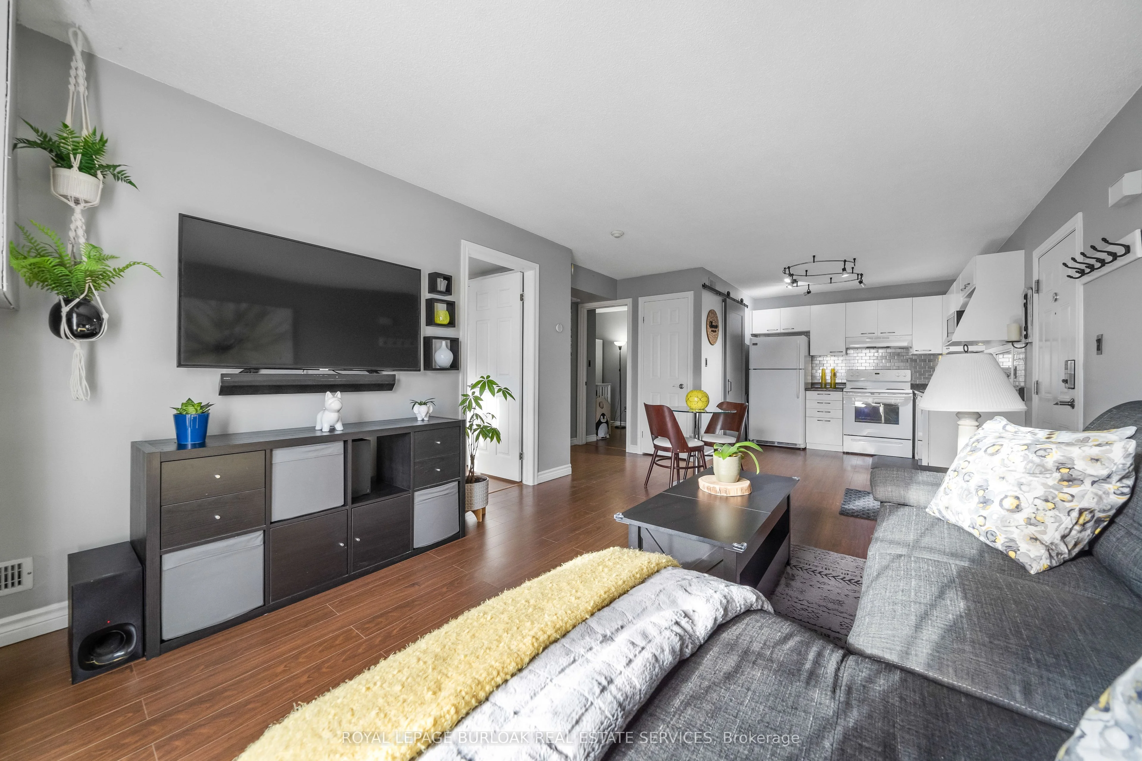 2040 Cleaver Avenue 310, Burlington, ON L7M 4C4