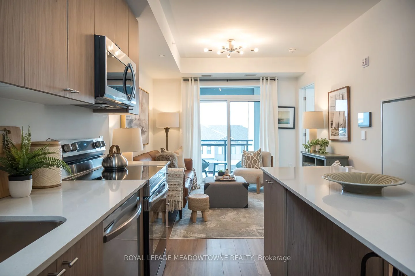 Condo Apartment in Milton