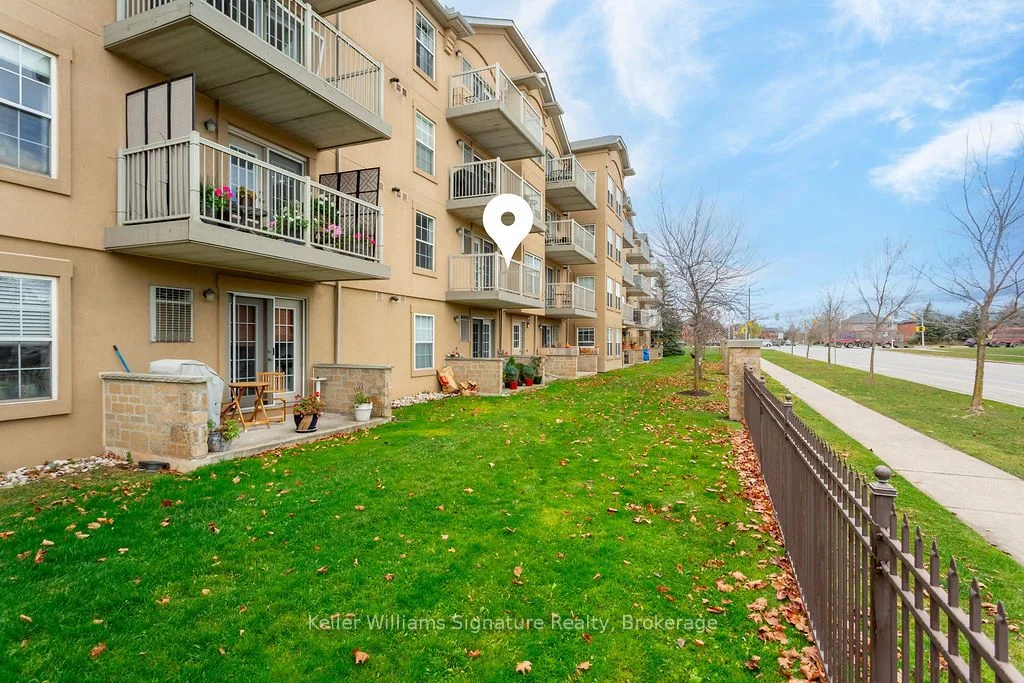 1480 Bishops Gate 203, Oakville, ON L6M 4N4