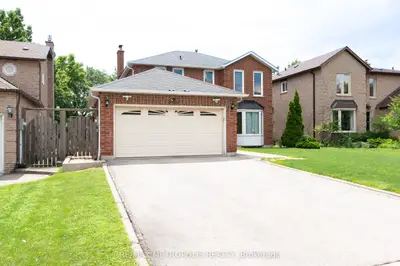 Detached in Oakville