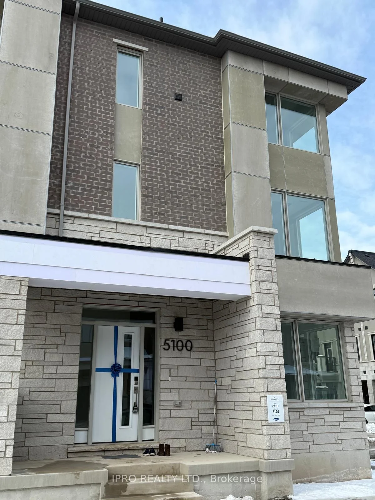 Att/Row/Townhouse in Mississauga