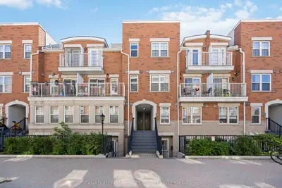 Condo Townhouse in Toronto