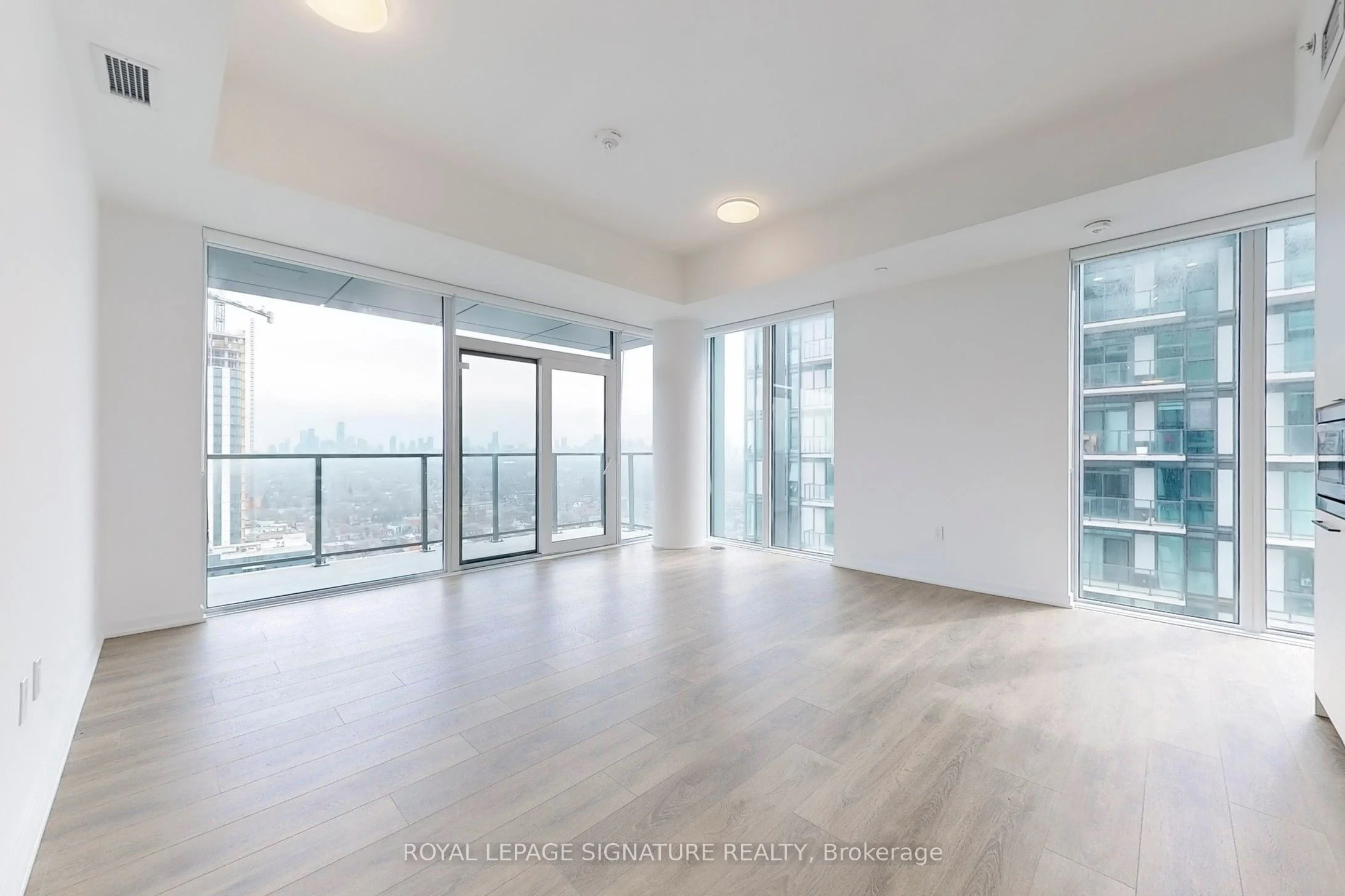 1285 Dupont Street 2210, Toronto W02, On M6h 0e3