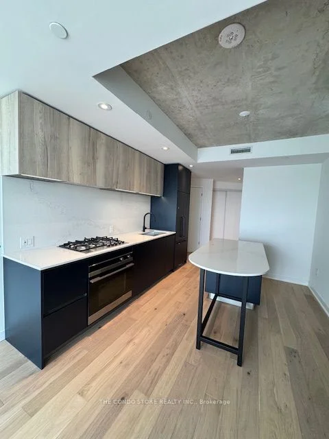 2625 Dundas Street W 702, Toronto W02, On M6p 0c5