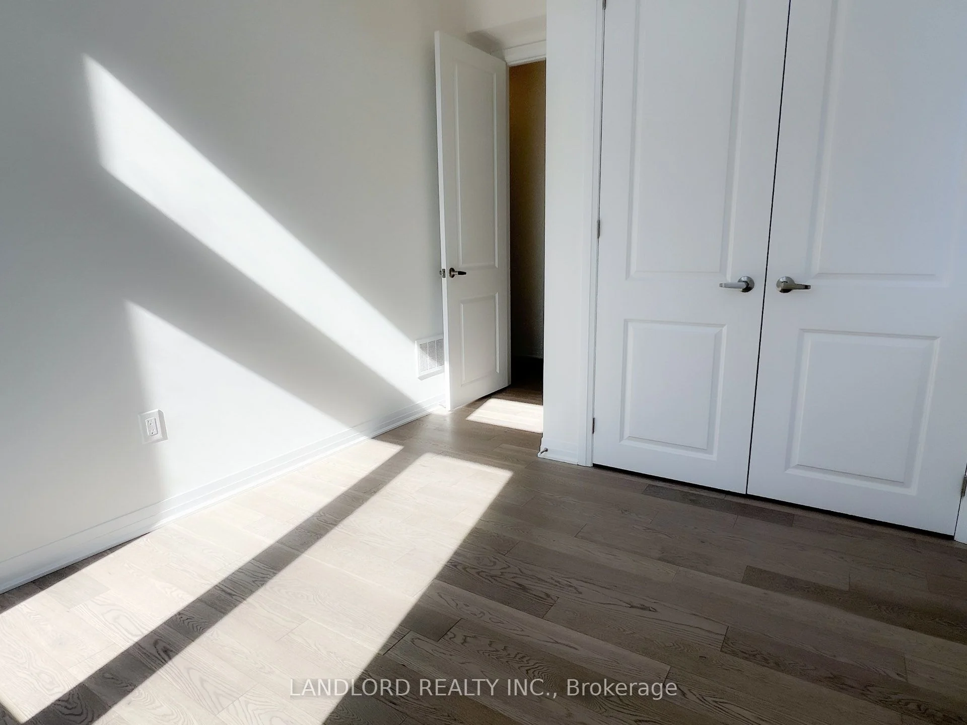 3241 Crystal Drive, Oakville, ON L6M 4K1