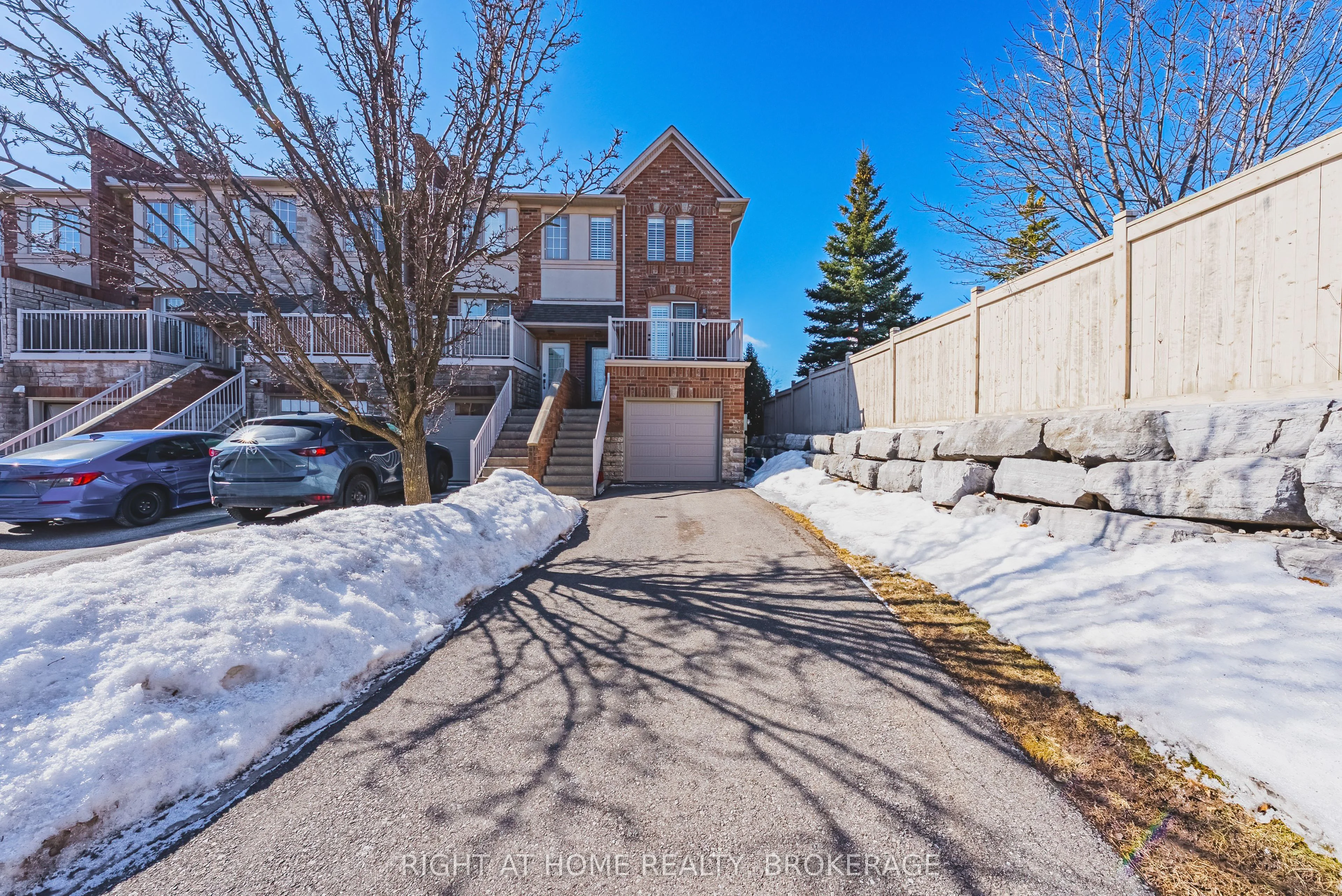 435 English Rose Lane 12, Oakville, On L6h 7s9