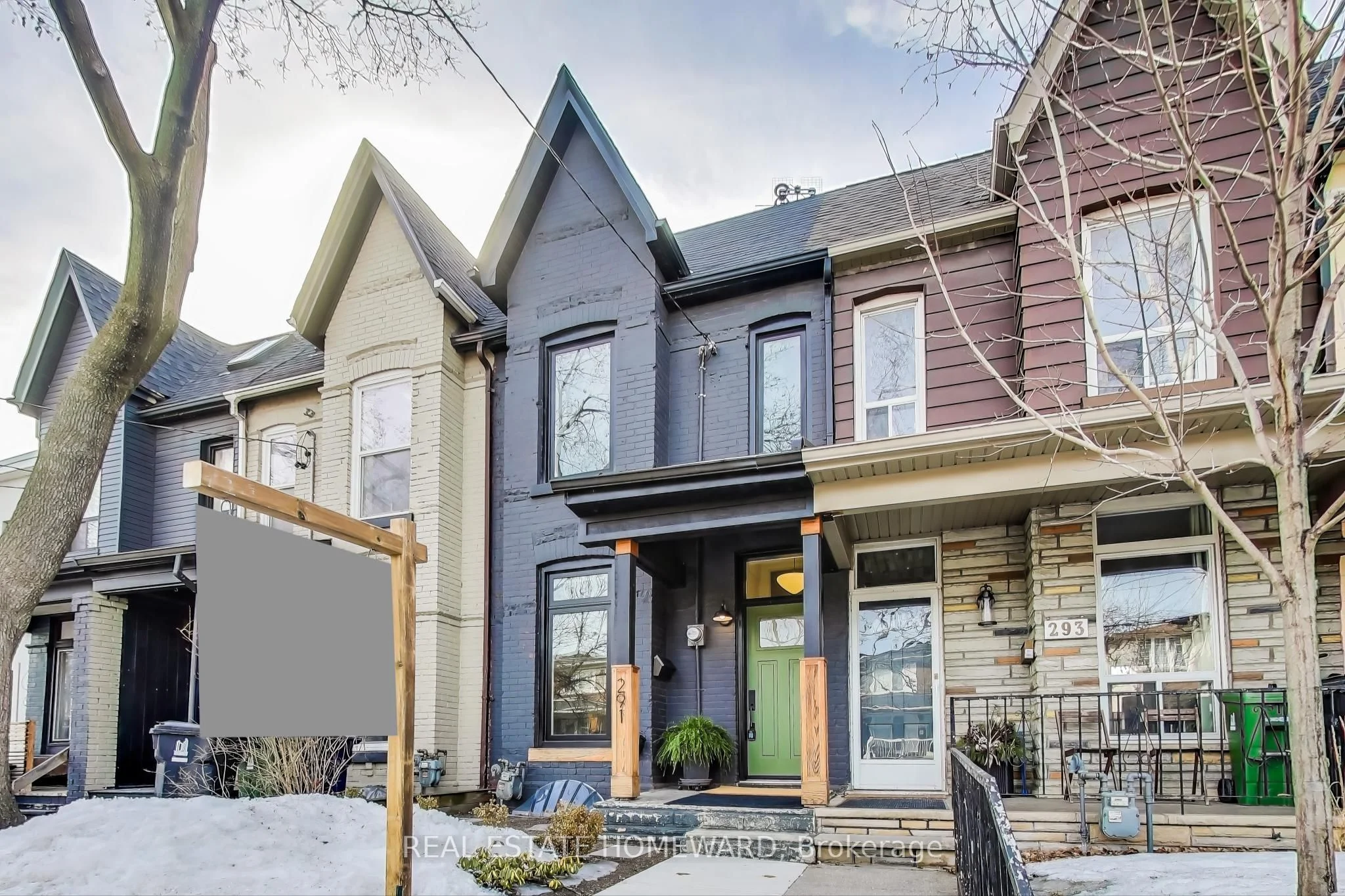 Att/Row/Townhouse in Toronto