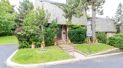 Condo Townhouse in Toronto