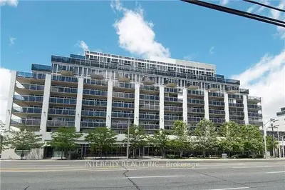 Condo Apartment in Toronto