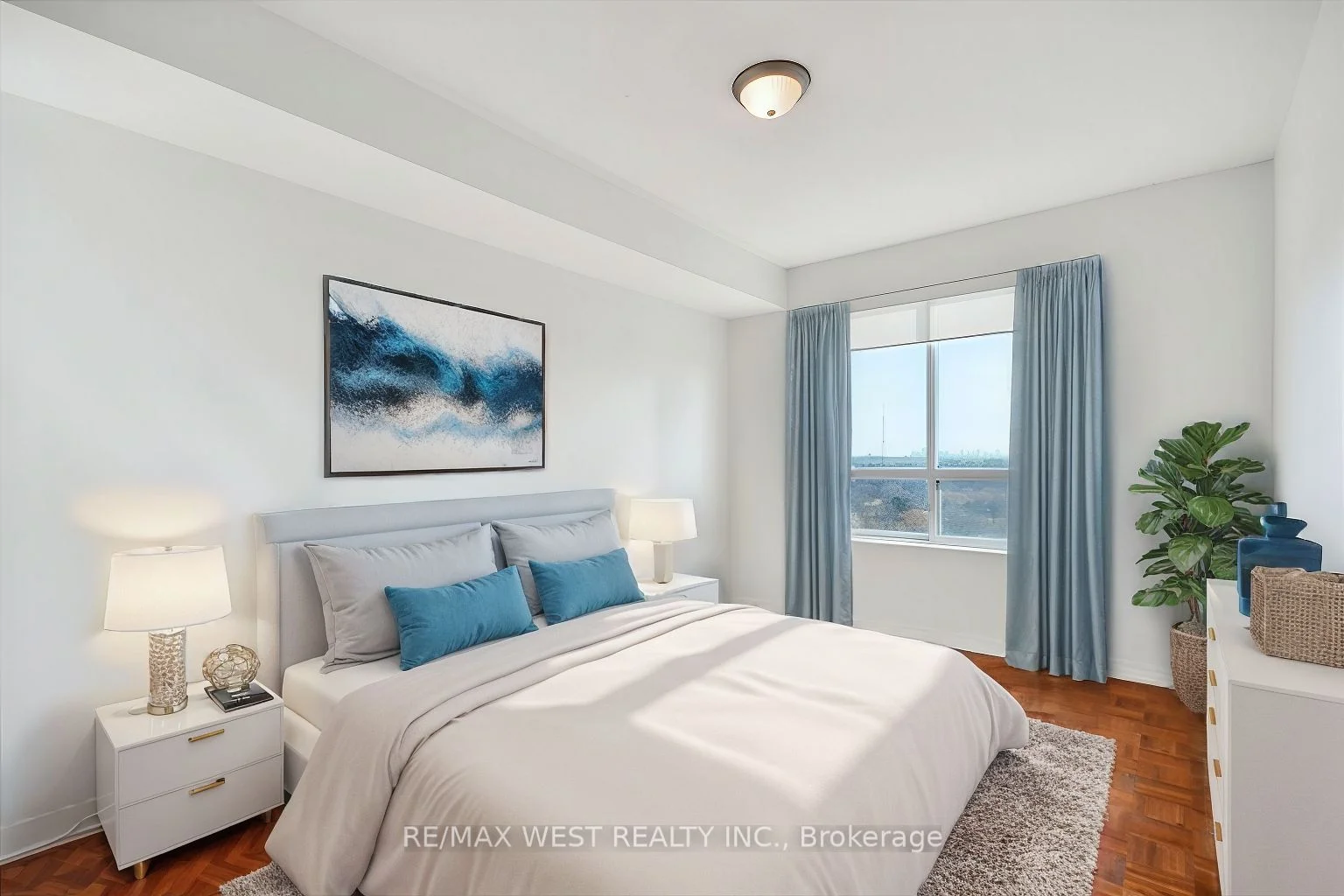 38 Fontenay Court 1207, Toronto W08, ON M9A 5H5