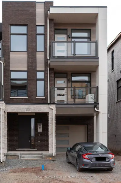 1302 Dempster Lane, Oakville, On L6h 7z2