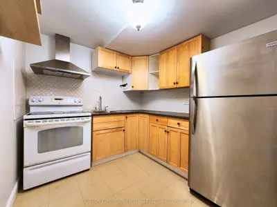 1993 Carrera Lane Lower, Mississauga, On L5j 1c6