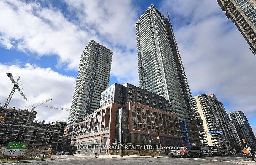 4130 Parkside Village Drive 413, Mississauga, On L5b 3m8