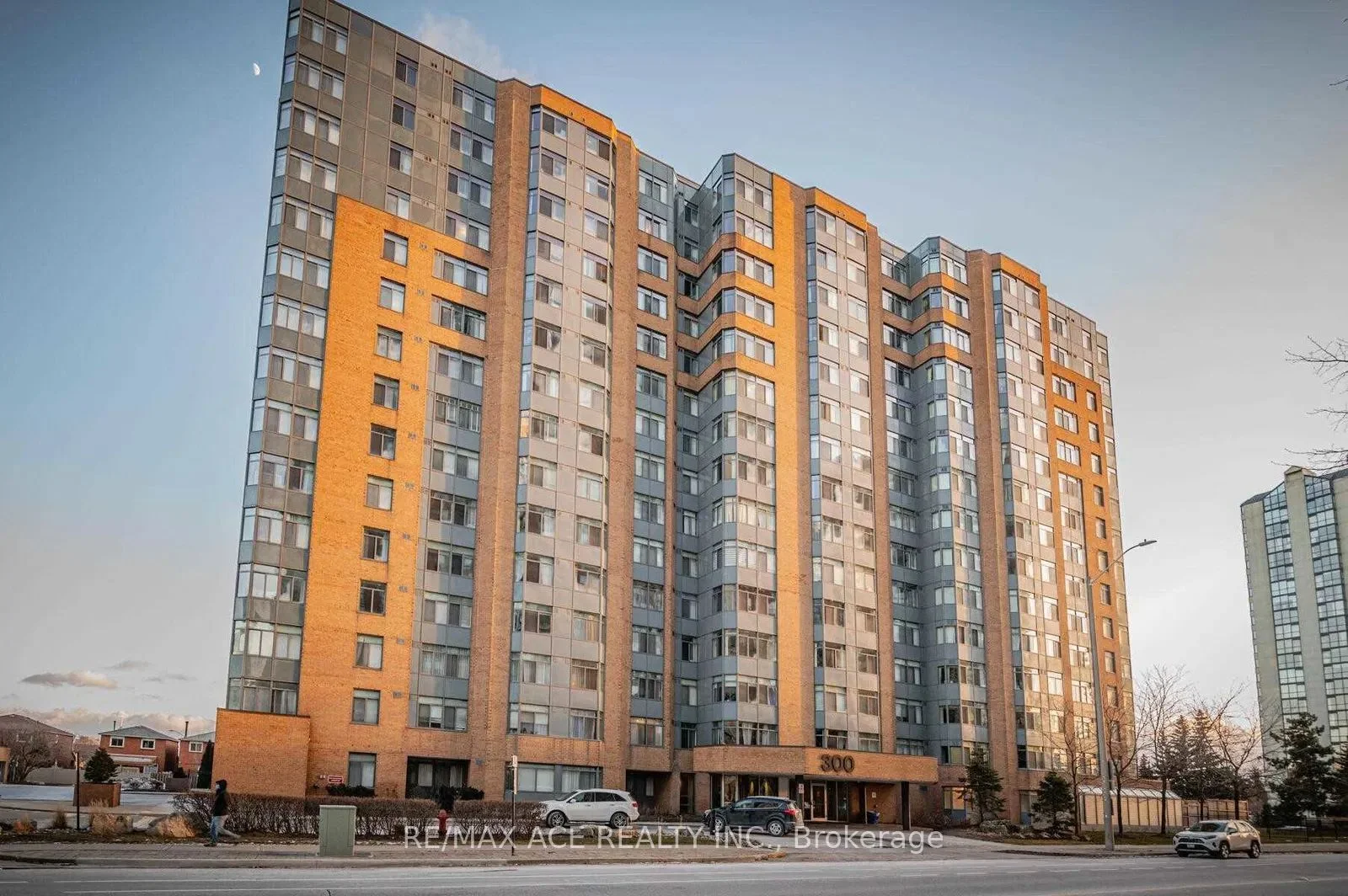 300 Webb Drive 712, Mississauga, On L5b 3w3