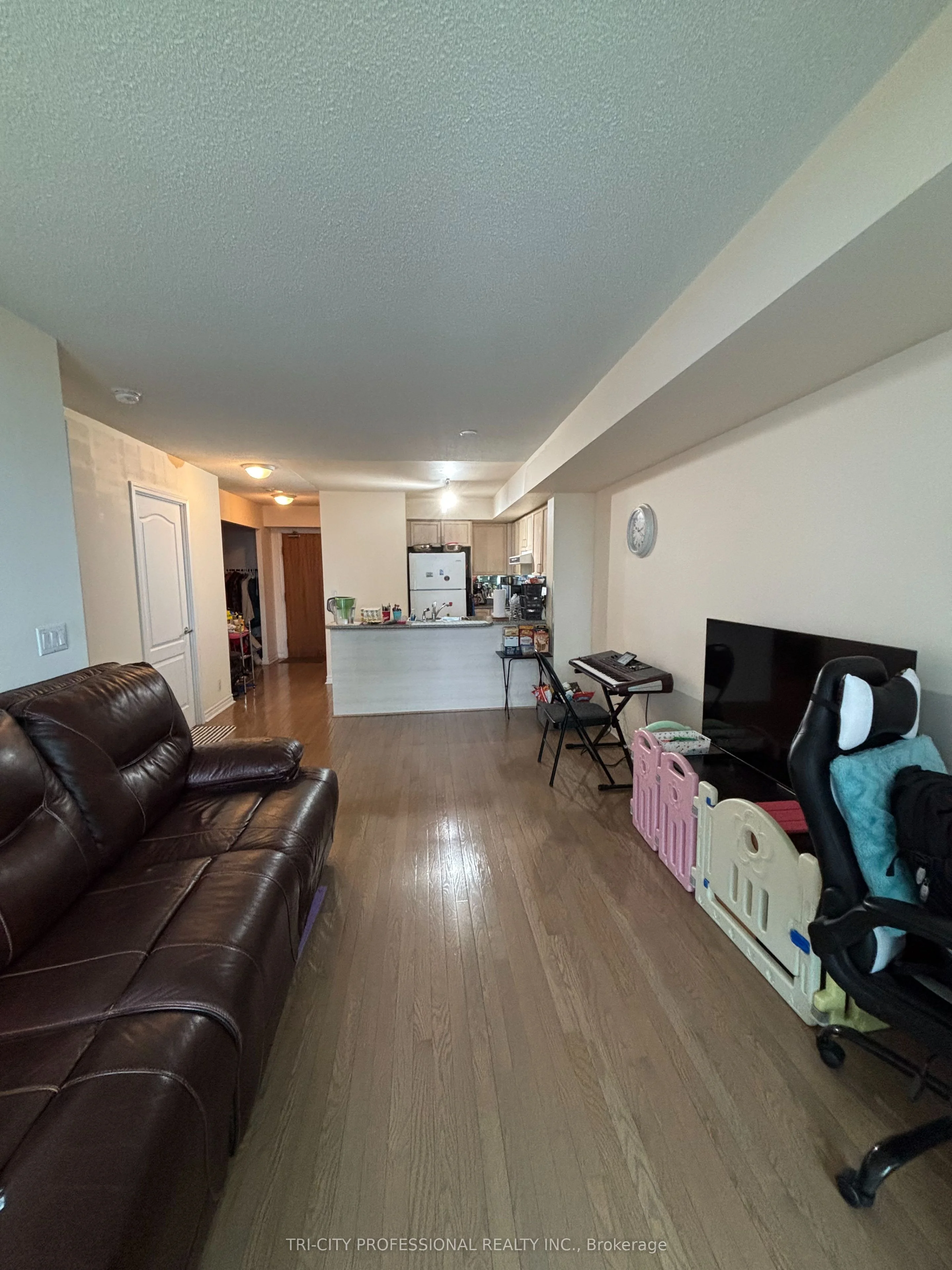 1 Elm Drive 2003, Mississauga, On L5b 4m1