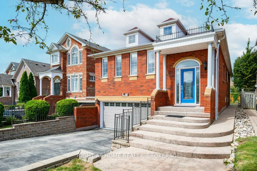 Detached in Oakville