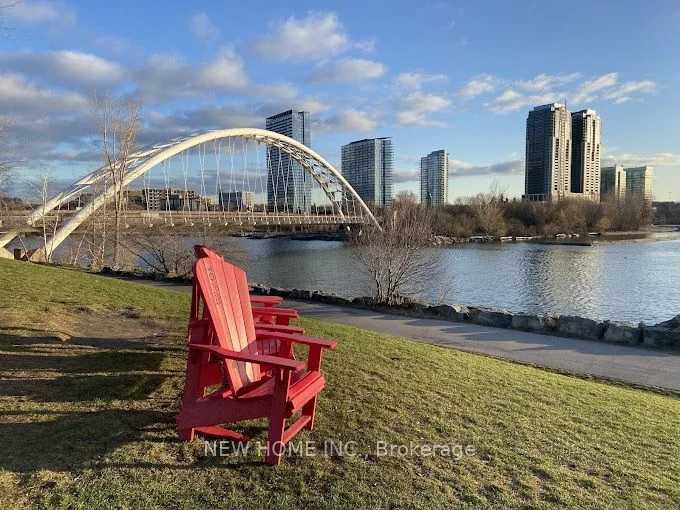 38 Annie Craig Drive 1910, Toronto W06, On M8v 0a8