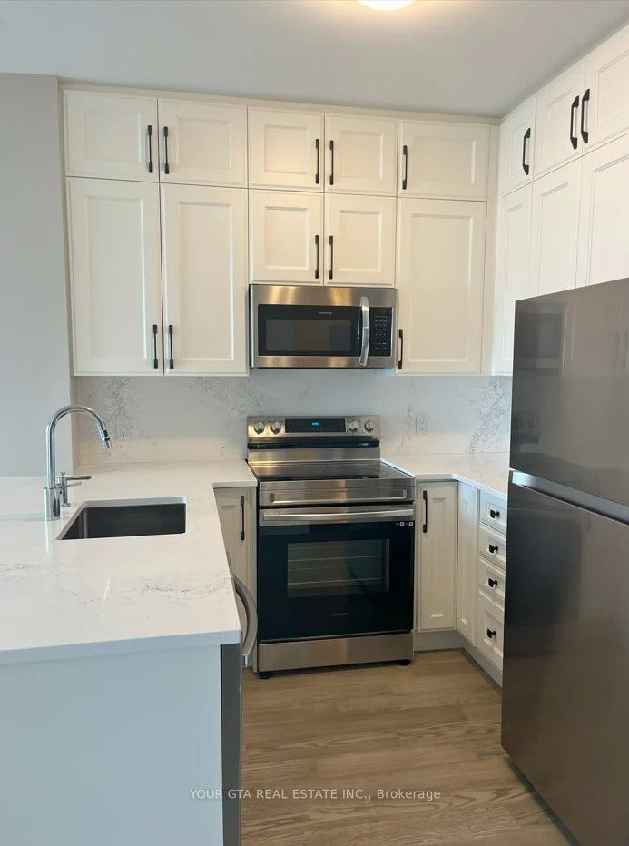 Condo Apartment in Milton