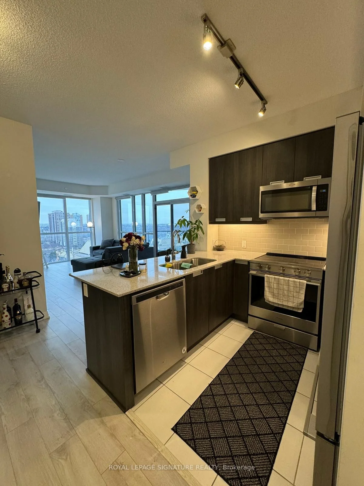 35 Watergarden Drive 1319, Mississauga, On L5r 1b2