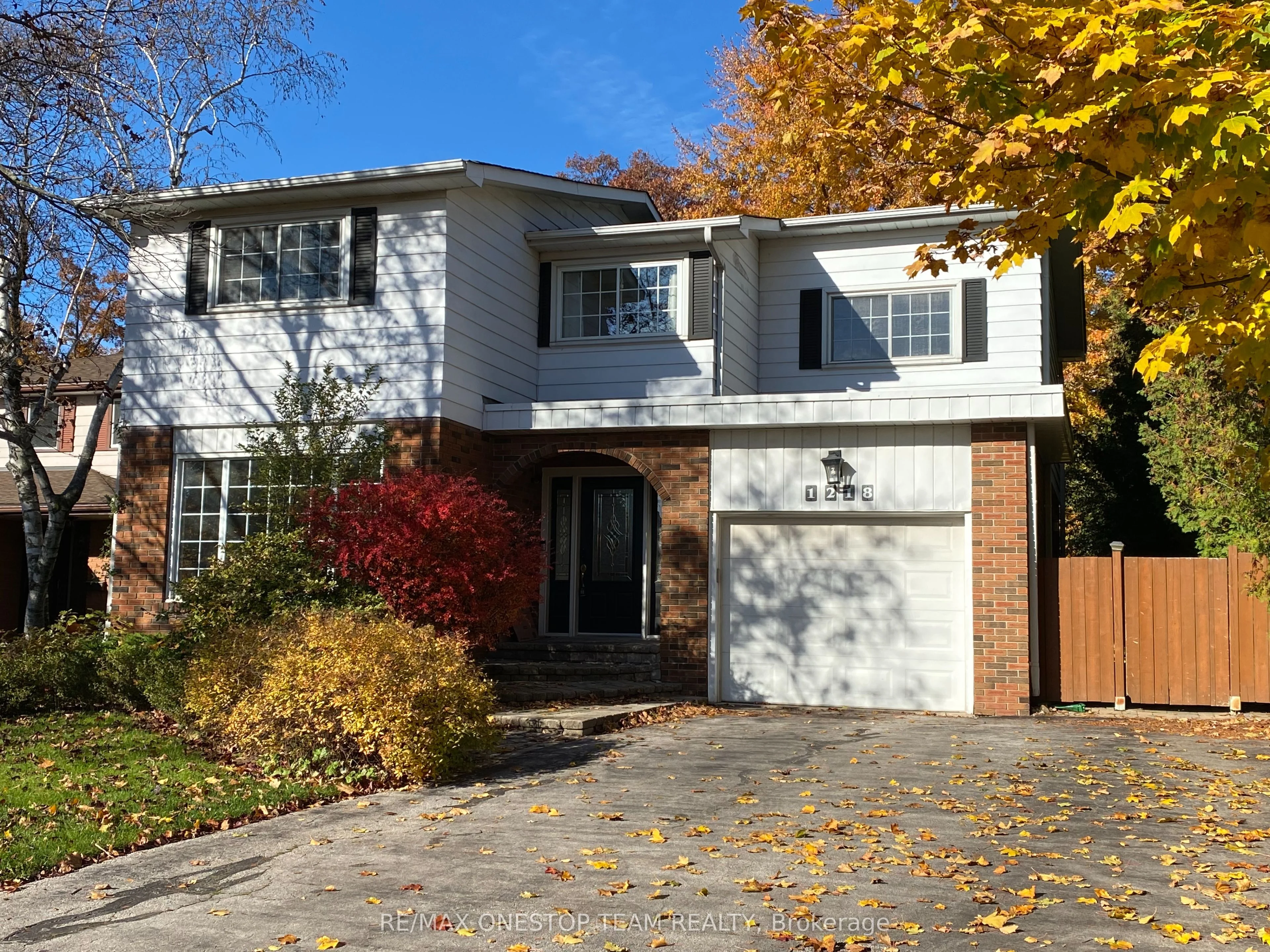 1218 Lambeth Road, Oakville, On L6h 2c8