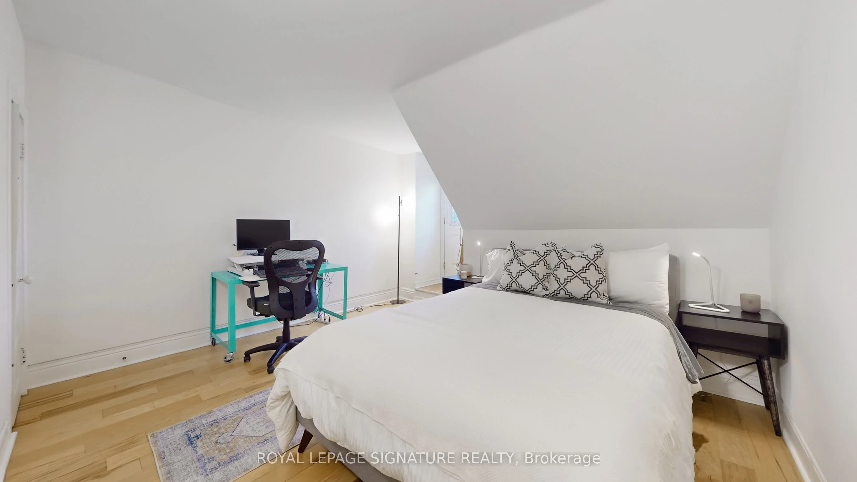 18 Salem Avenue, Toronto W02, ON M6H 3C1