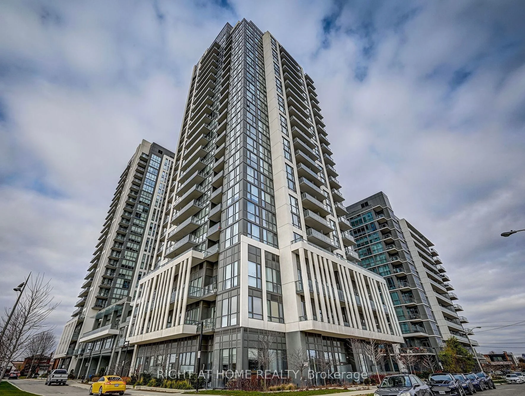 17 Zorra Street 2203, Toronto W08, On M8z 4z6