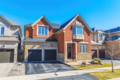 Detached in Burlington