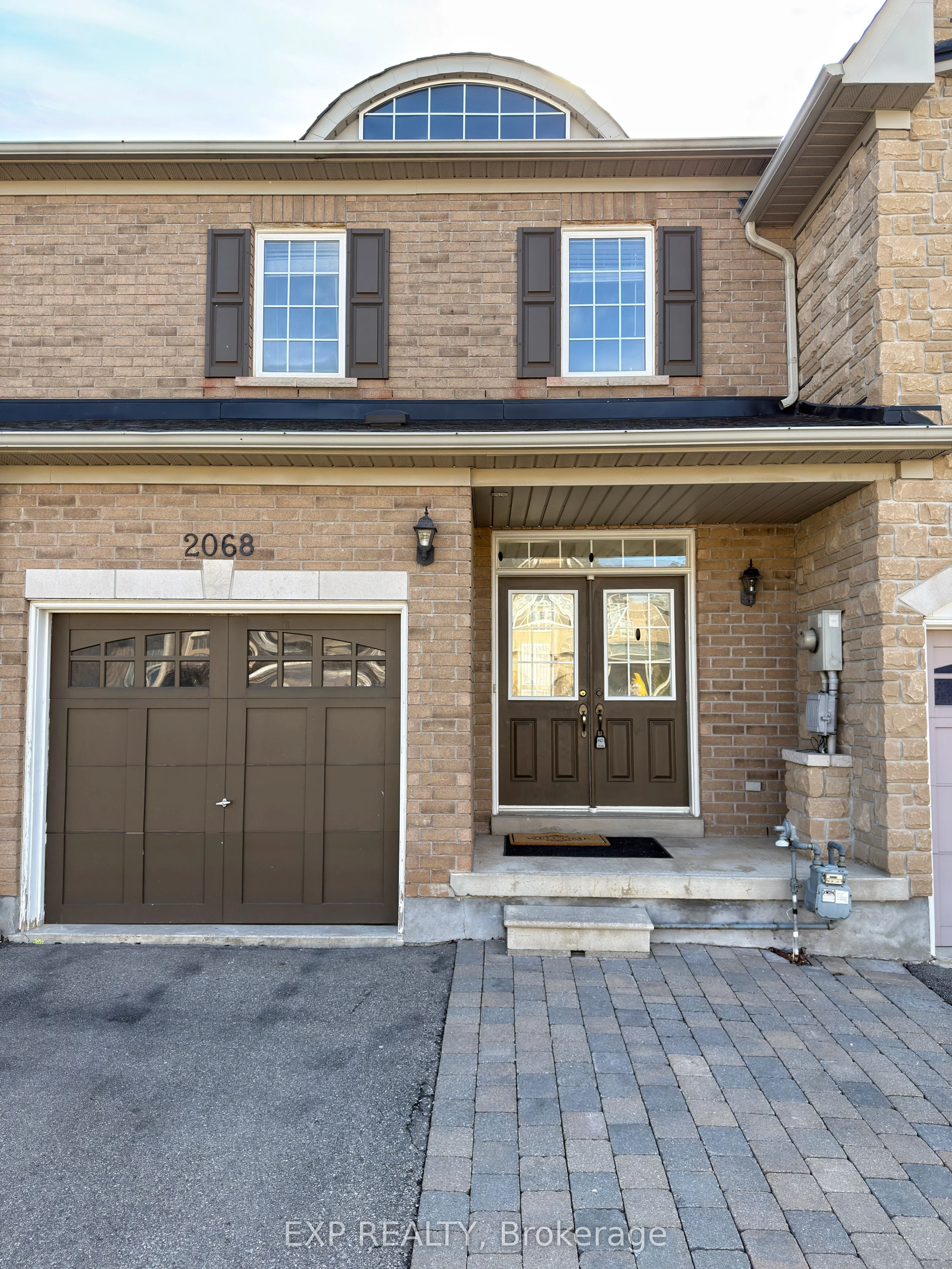 Att/Row/Townhouse in Oakville