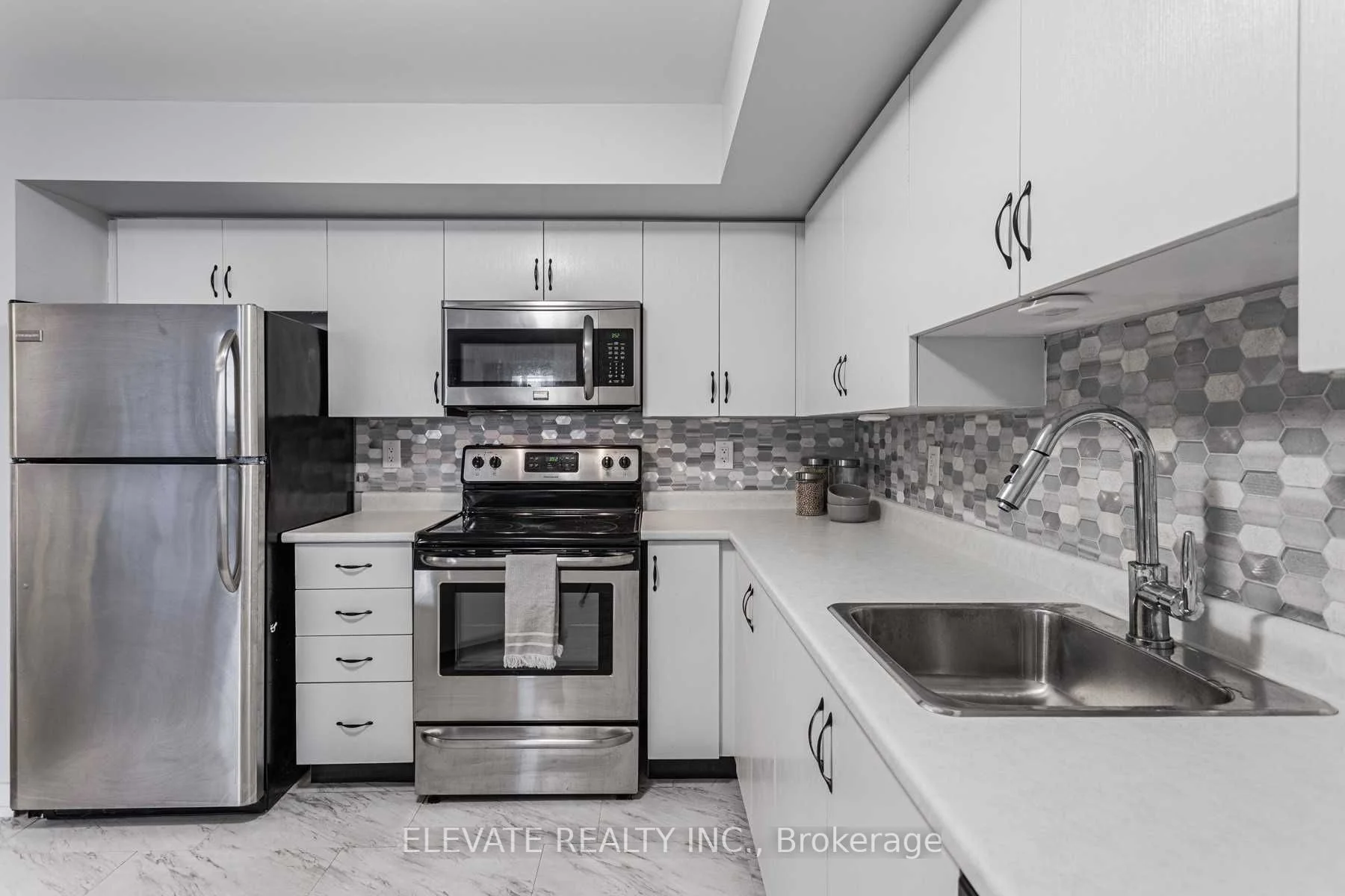 100 Parrotta Drive 81, Toronto W05, ON M9M 0B5