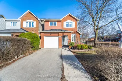 579 Hartfordshire Lane, Mississauga, On L5b 2w9