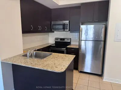 385 Prince Of Wales Drive 3212, Mississauga, On L5b 0c6