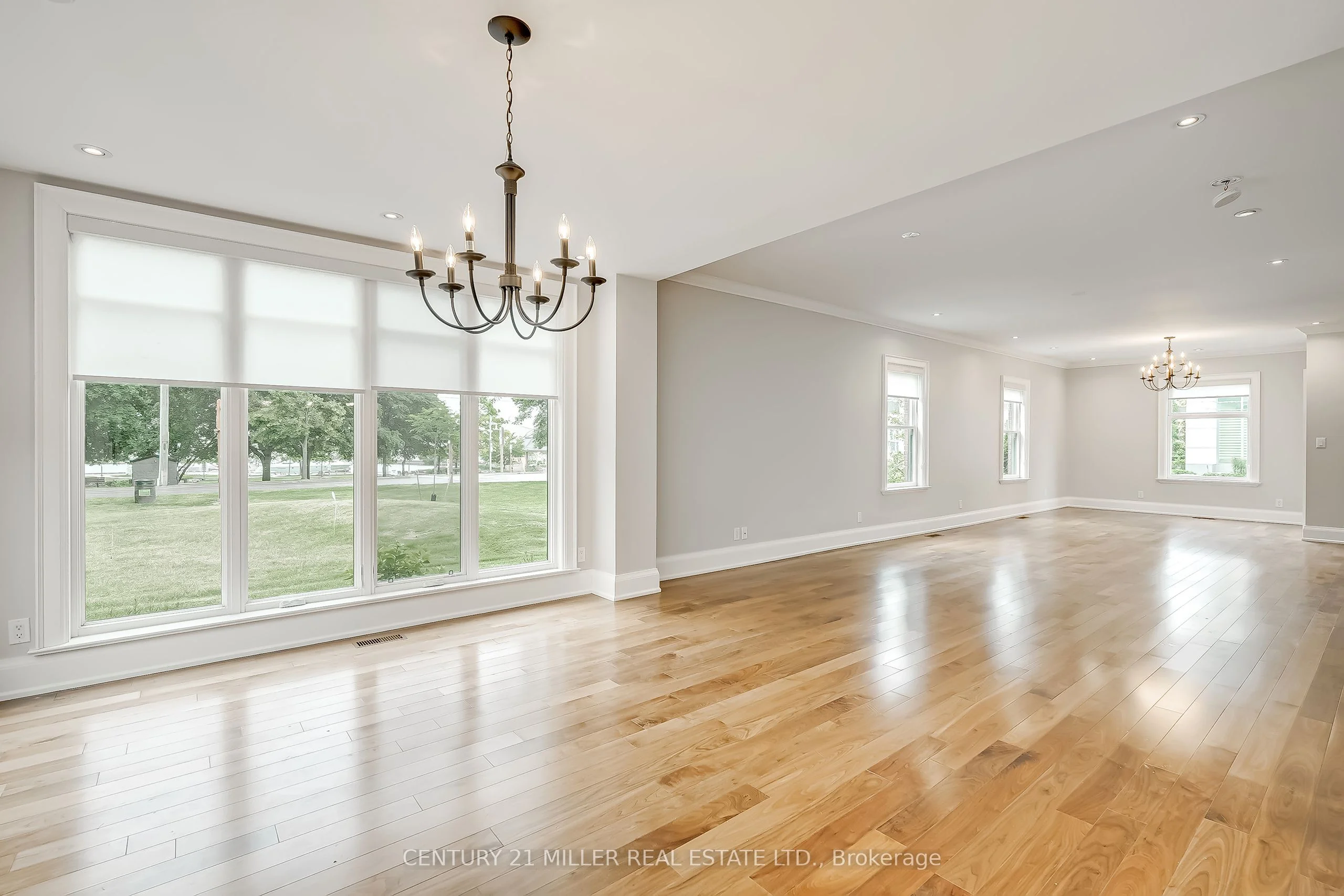 39 Jones Street, Oakville, ON L6L 5W5