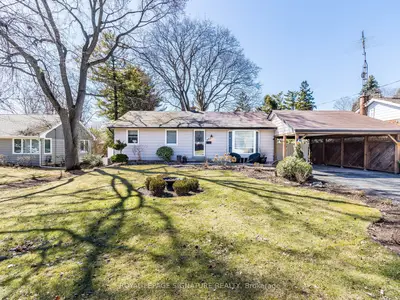 Detached in Burlington