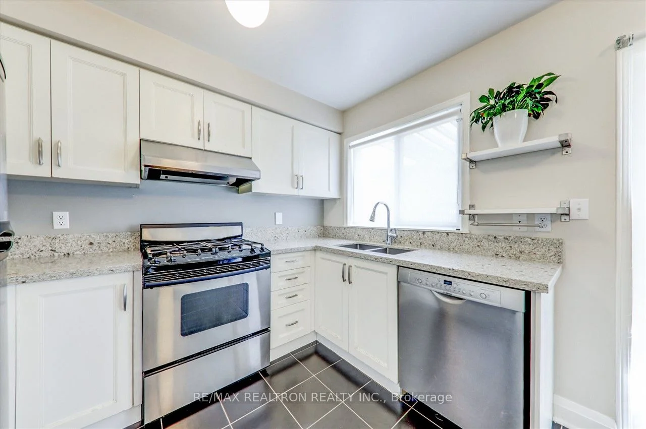 3292 Hunters Glen, Mississauga, ON L5N 8M2