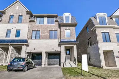 Att/Row/Townhouse in Burlington