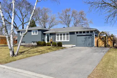 Detached in Burlington
