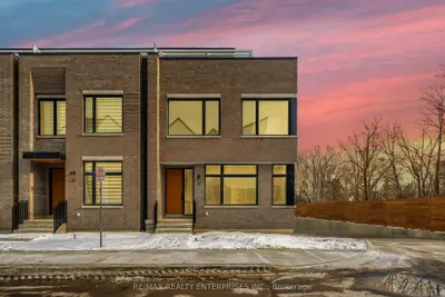 50 Lou Parsons Way 76, Mississauga, On L5h 0b2