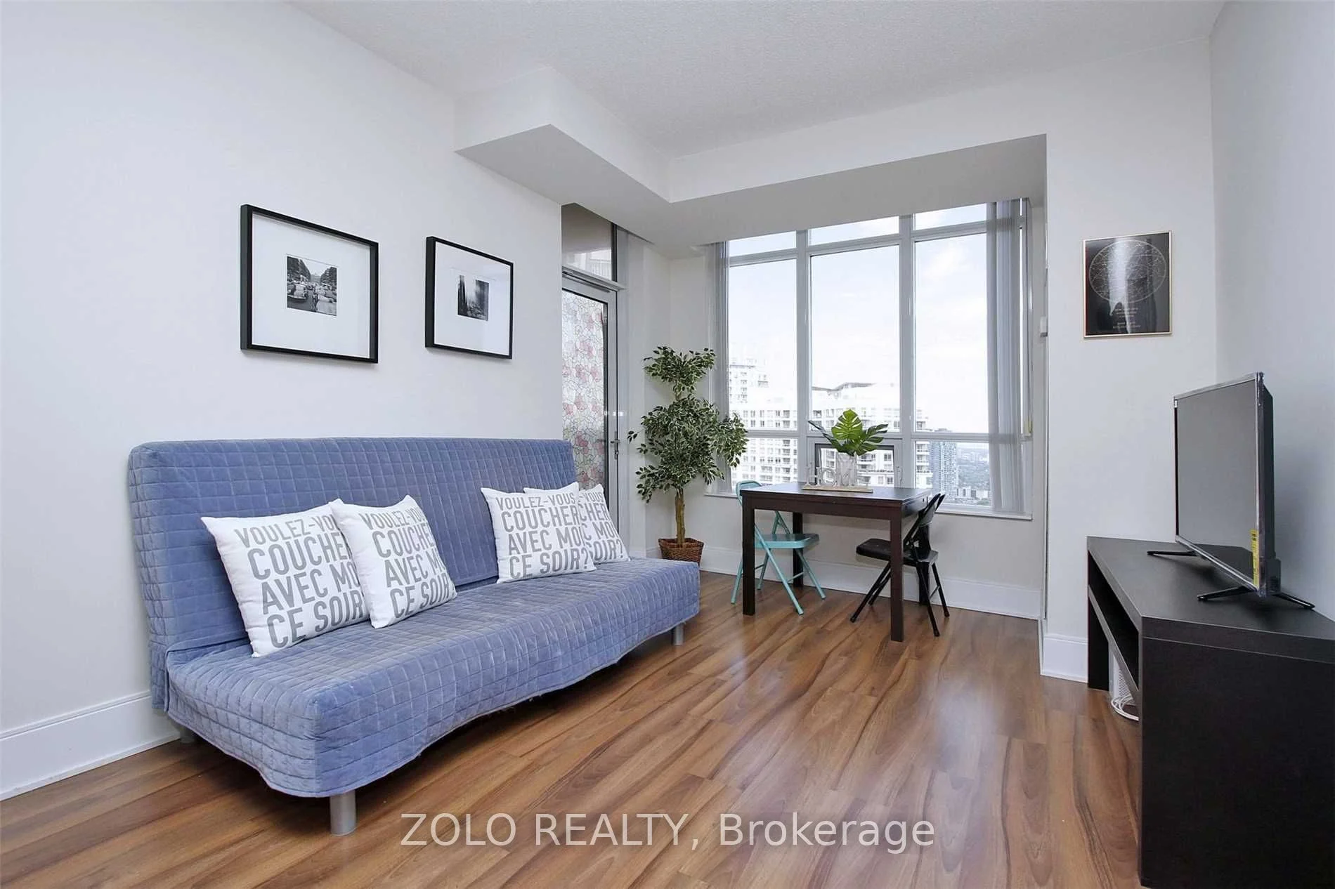 330 Burnhamthorpe Road W 2808, Mississauga, ON L5B 0E1