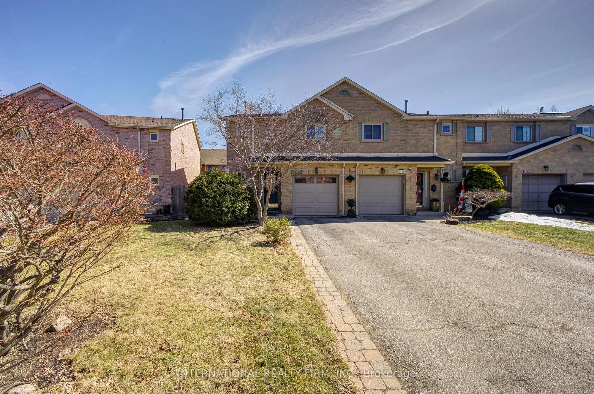 Att/Row/Townhouse in Oakville