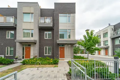 26 Applewood Lane 43, Toronto W08, On M9c 0c1